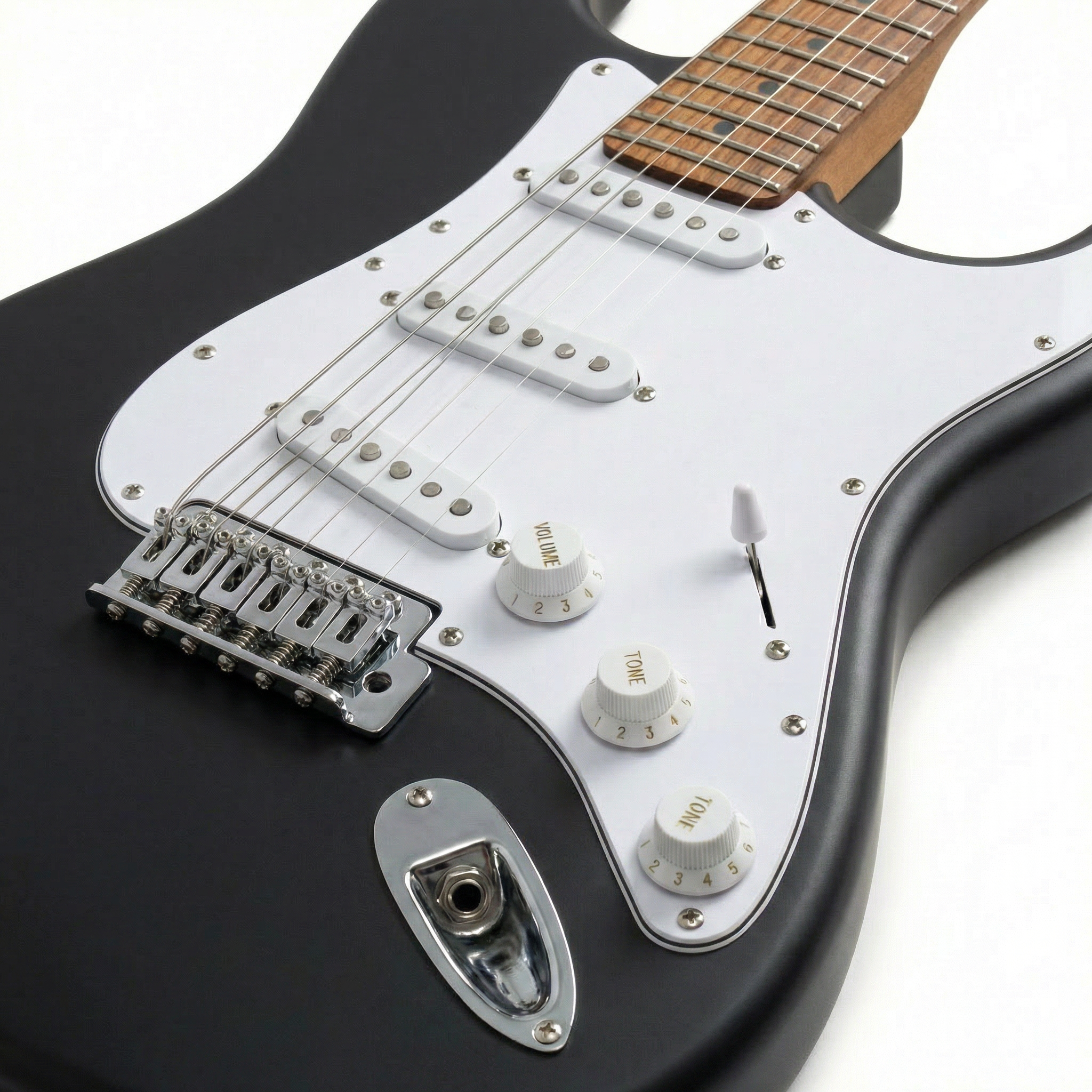 Newen Guitarra Eléctrica – ST BLACK RM