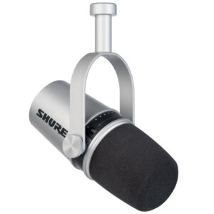 El MV7-S ha sido diseñado pensando en podcasters y vocalistas, utilizando el mismo diseño inmortalizado por nuestro legendario SM7B. Conéctate directamente a casi cualquier interfaz de audio a través de XLR y o directo por usb a la computadora y pronto estarás grabando con la calidad de audio