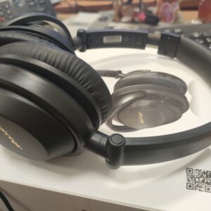Behringer HC2000 B