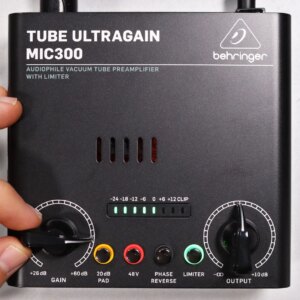 Behringer MIC300